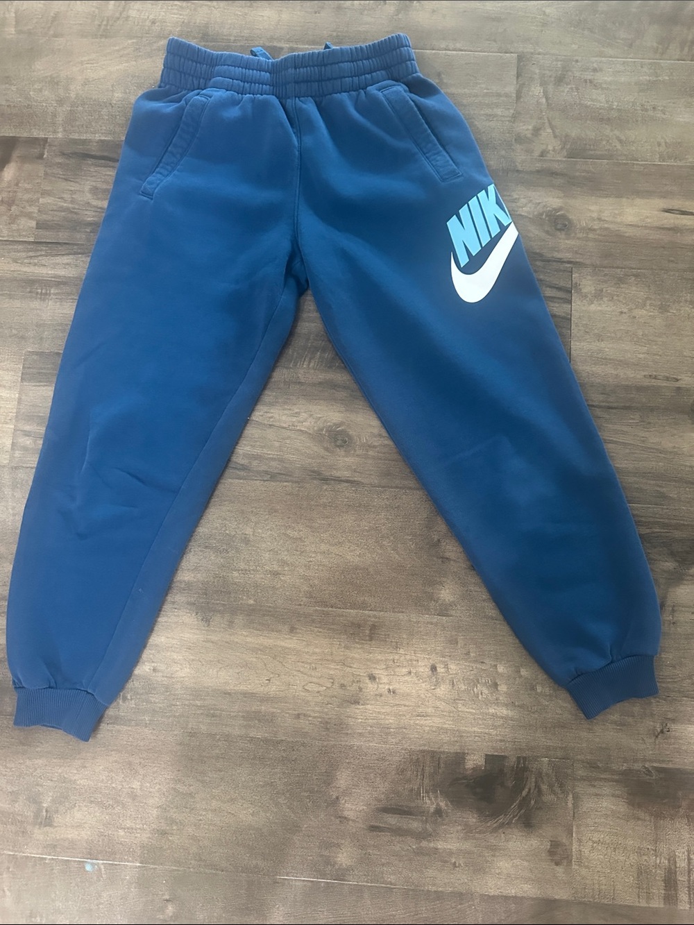 Nike Club Fleece jogger Blue Big M